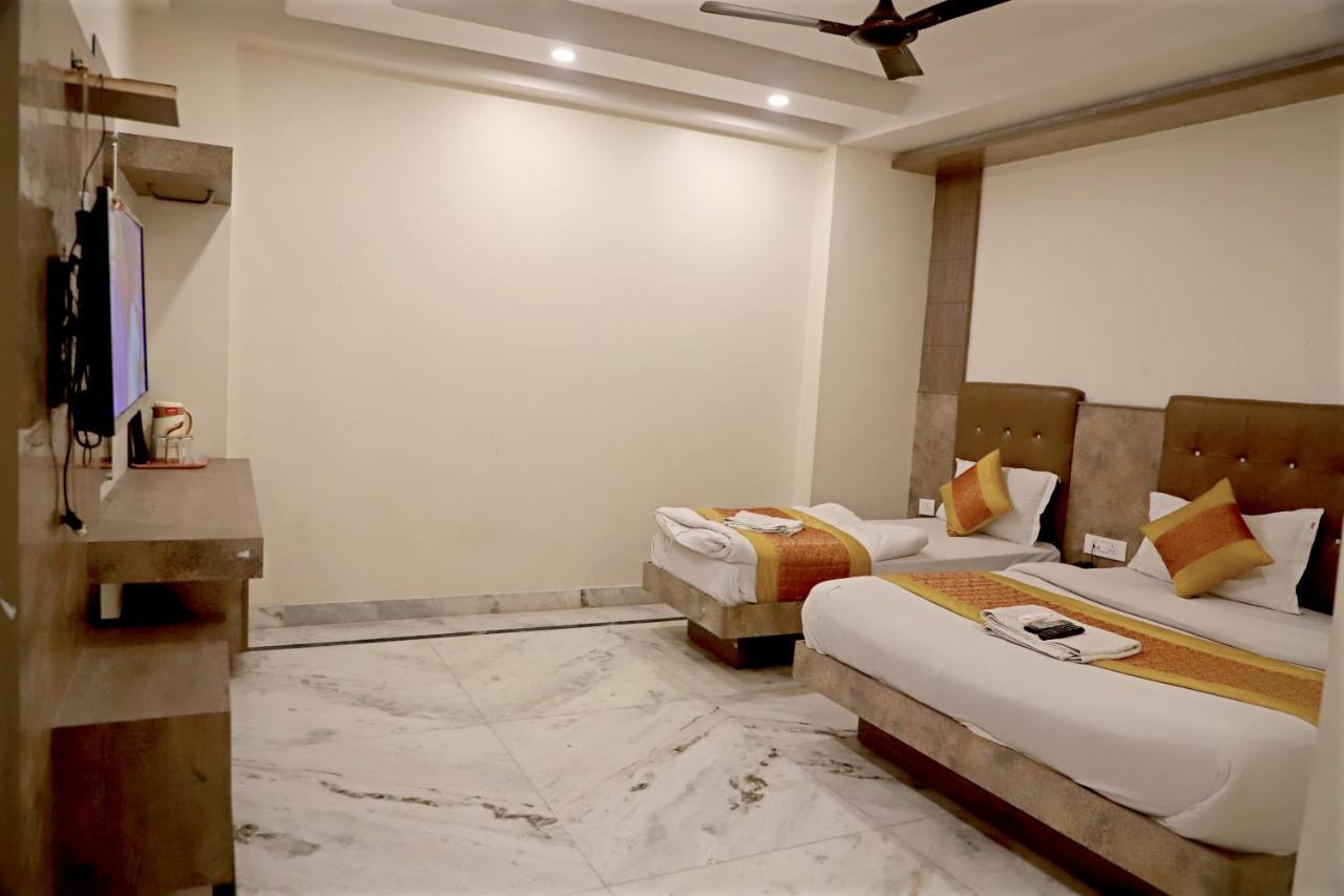 Hotel Klick International At "5 Min Walking " From New Delhi Railway Station Екстериор снимка