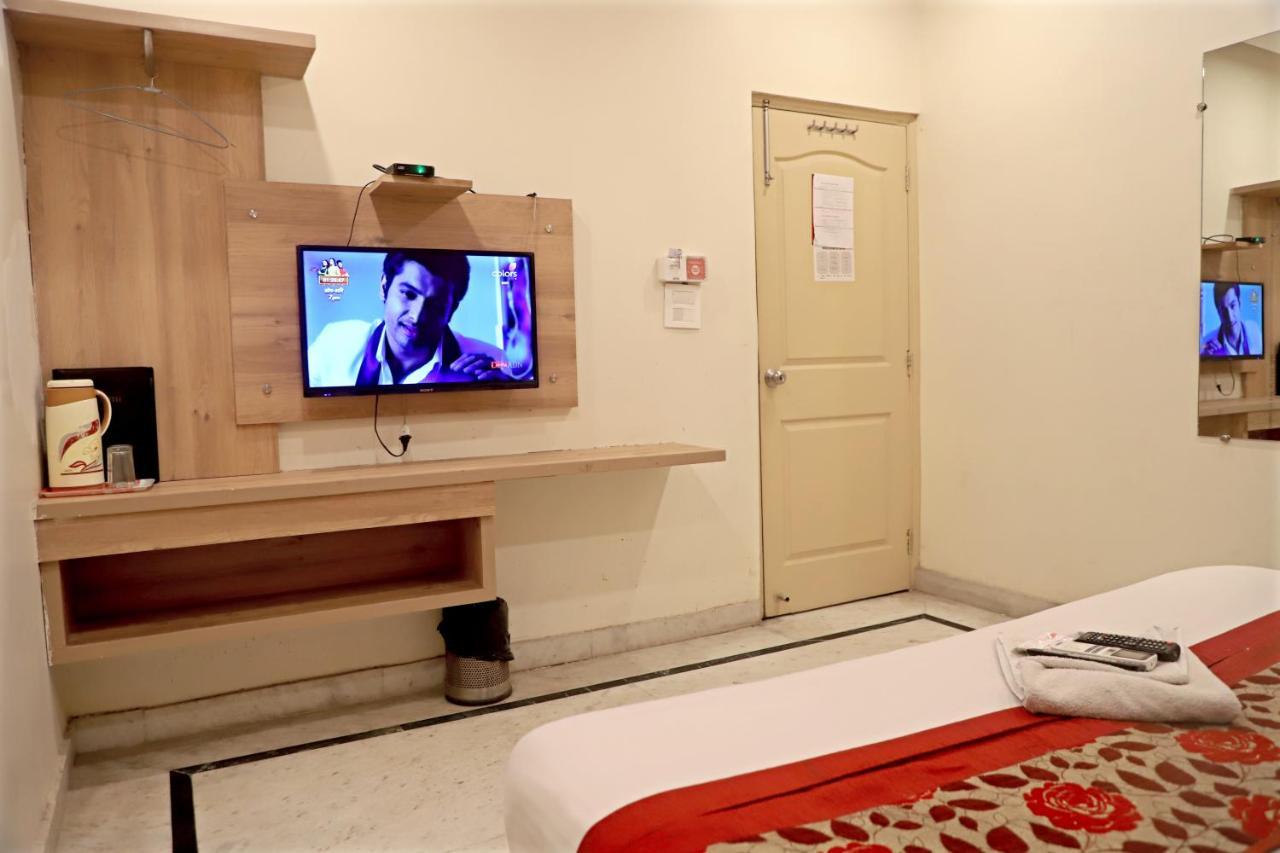 Hotel Klick International At "5 Min Walking " From New Delhi Railway Station Екстериор снимка