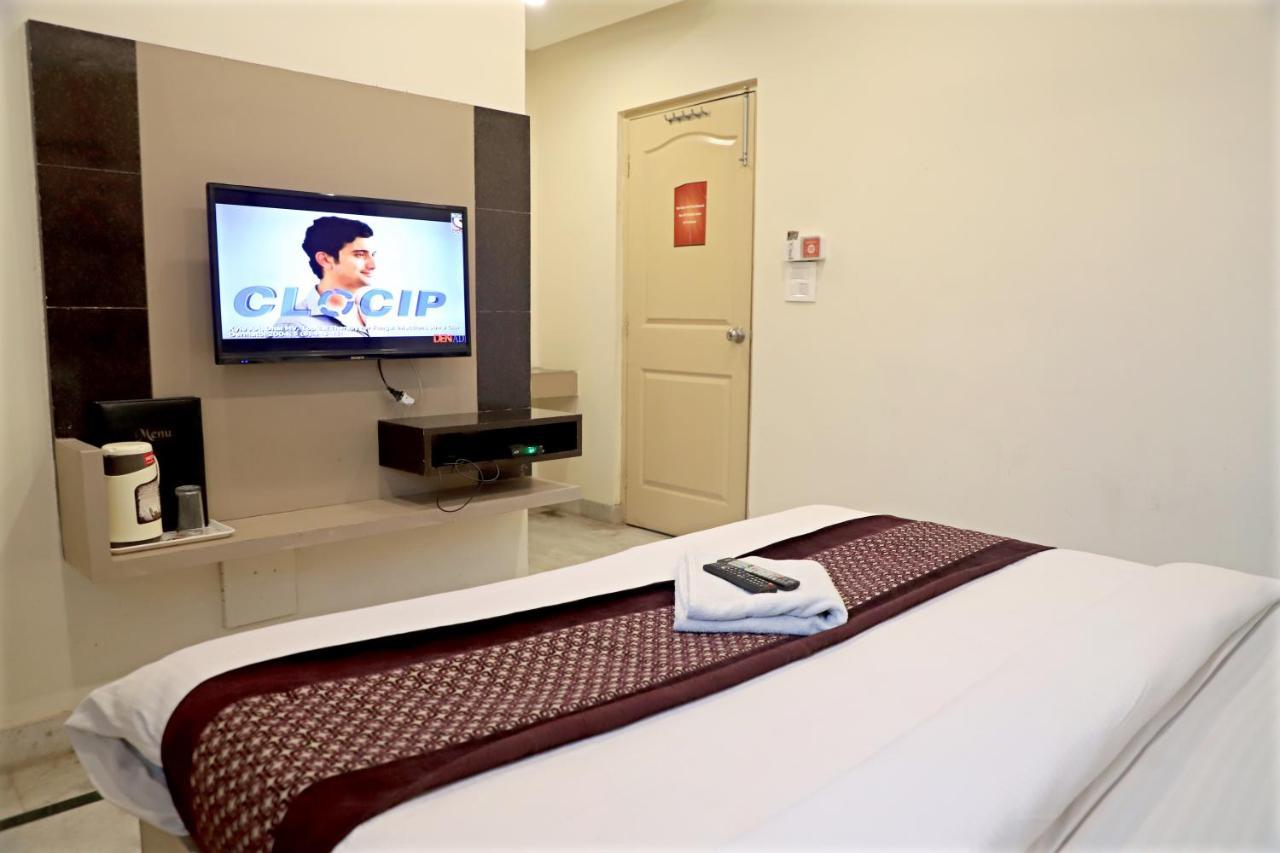 Hotel Klick International At "5 Min Walking " From New Delhi Railway Station Екстериор снимка