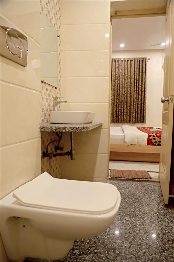Hotel Klick International At "5 Min Walking " From New Delhi Railway Station Екстериор снимка