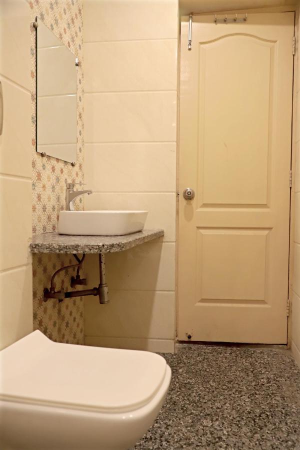 Hotel Klick International At "5 Min Walking " From New Delhi Railway Station Екстериор снимка